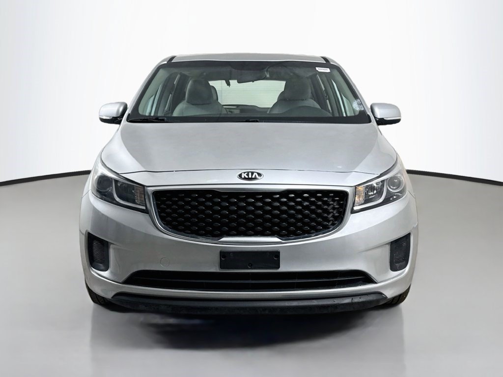 Used 2018 Kia Sedona L FWD image 2