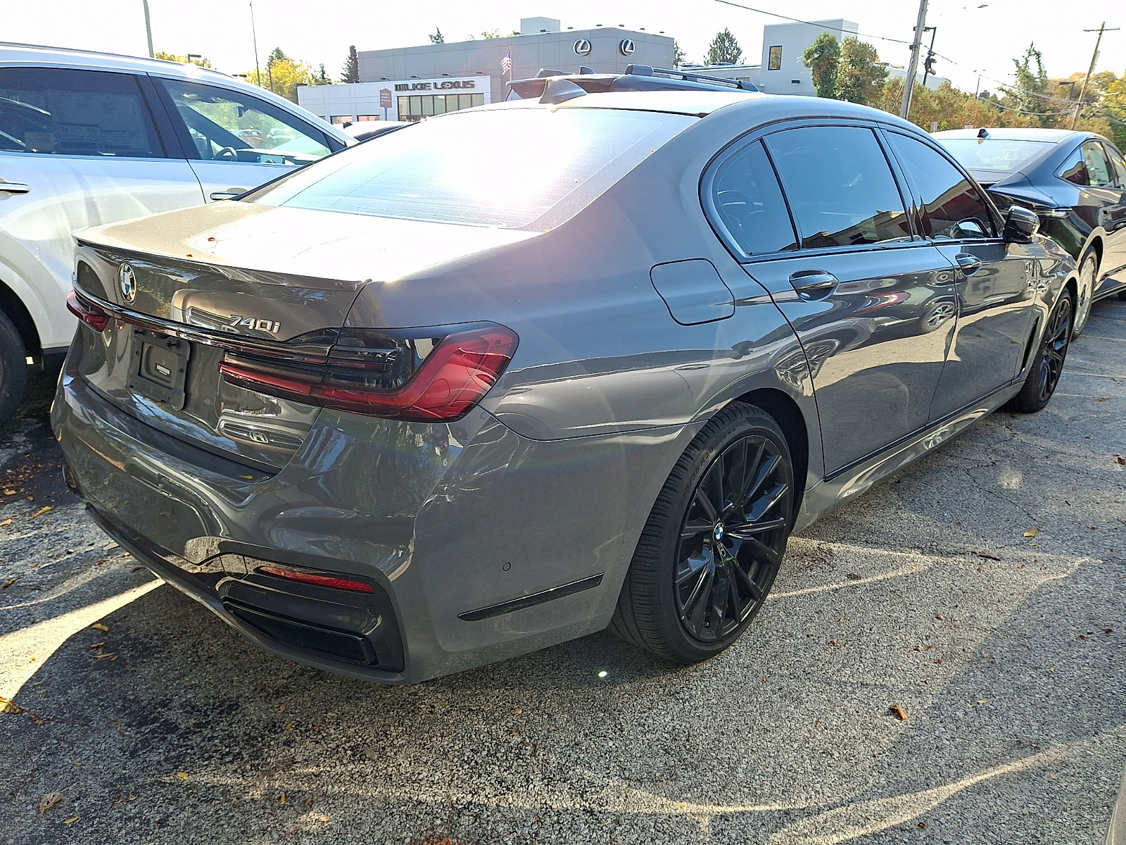 Used 2022 BMW 740i w/ M Sport Package RWD image 4