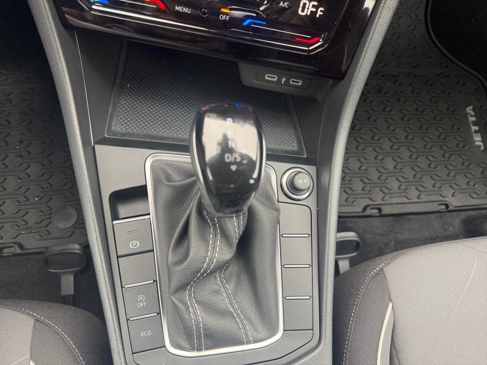 Used 2026 Volkswagen Jetta Sport FWD image 20
