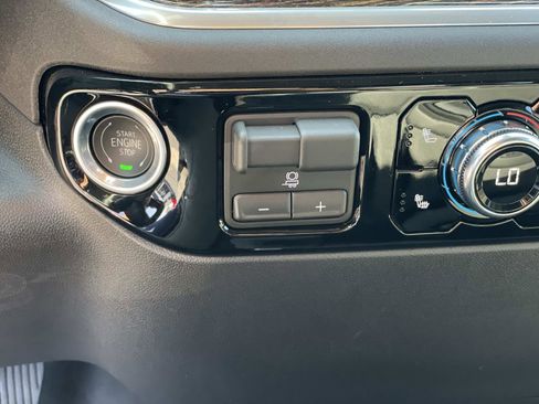 New 2026 GMC Sierra 1500 Elevation image 17