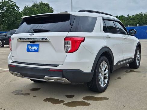 Used 2022 Ford Explorer XLT w/ Equipment Group 202A RWD image 4