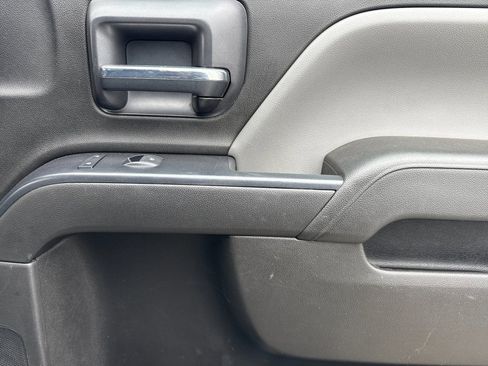 Used 2018 Chevrolet Silverado 2500 W/T image 17