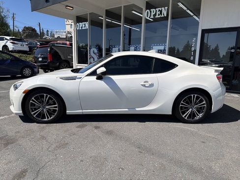 Used 2015 Subaru BRZ Limited w/ Popular Package #1B RWD image 3