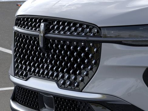 New 2026 Lincoln Nautilus Premier AWD/4WD image 17