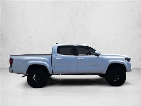 Used 2023 Toyota Tacoma SR5 RWD image 9