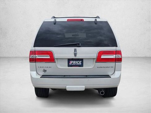 Used 2014 Lincoln Navigator 2WD image 7