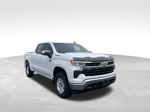 Used 2022 Chevrolet Silverado 1500 LT AWD/4WD image 7
