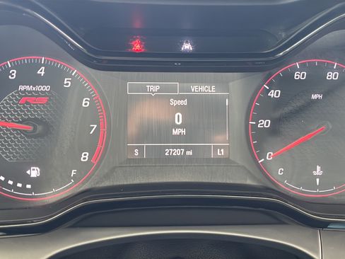 Used 2025 Chevrolet Trax RS w/ Driver Confidence Package FWD image 34