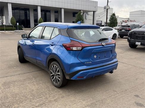 Used 2021 Nissan Kicks SV image 7