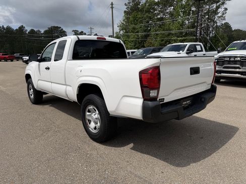 Used 2019 Toyota Tacoma SR RWD image 4