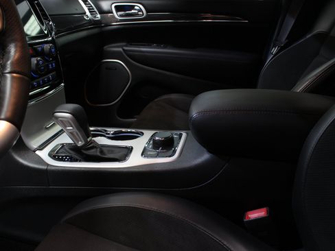 Used 2020 Jeep Grand Cherokee SRT AWD/4WD image 88