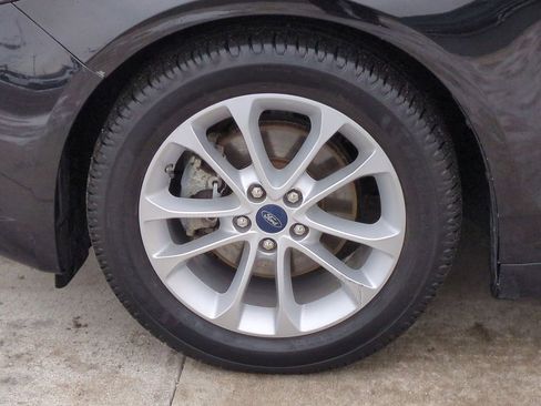 Used 2020 Ford Fusion SE image 13