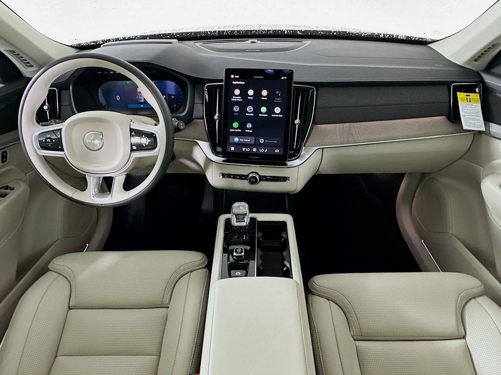 Used 2026 Volvo XC90 B6 Ultra w/ Protection Package AWD/4WD image 3