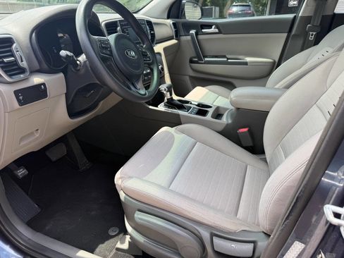 Used 2018 Kia Sportage LX AWD/4WD image 11