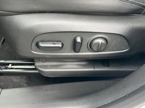 Certified 2022 Buick Encore GX Essence w/ Experience Buick Package FWD image 22