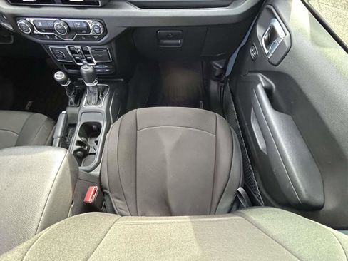 Used 2024 Jeep Gladiator Sport image 14