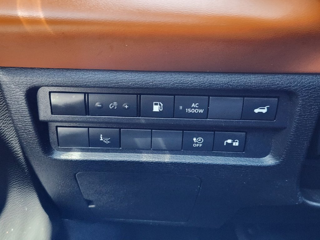 Used 2023 Mitsubishi Outlander 4WD Plug-In Hybrid image 18