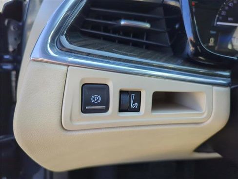 Used 2018 Cadillac XT5 FWD w/ LPO, Wheel Lock Package image 26