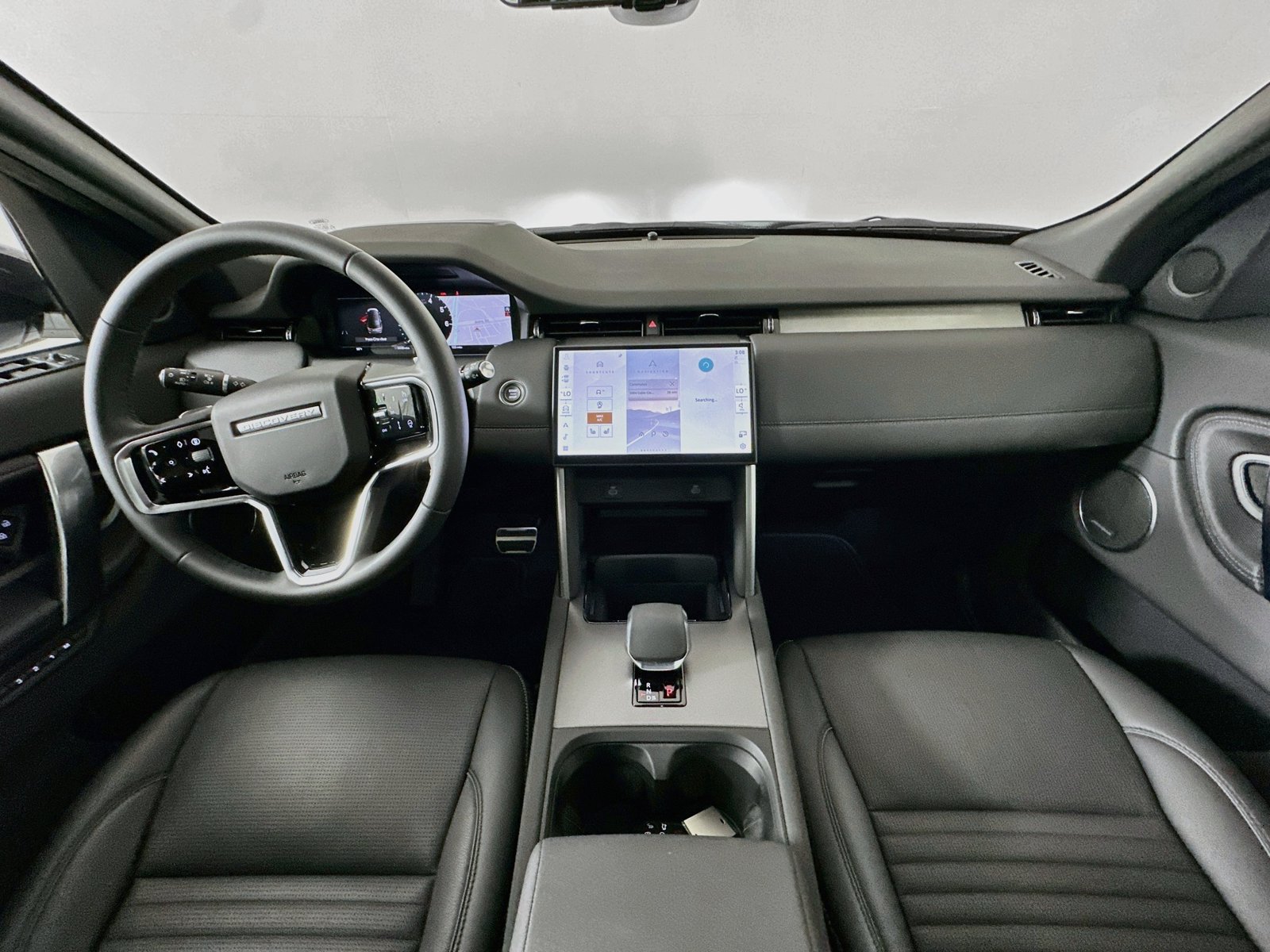 Used 2025 Land Rover Discovery Sport Dynamic SE AWD/4WD image 14