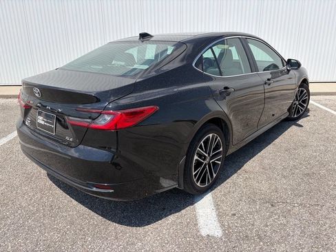 Used 2025 Toyota Camry XLE AWD/4WD image 7