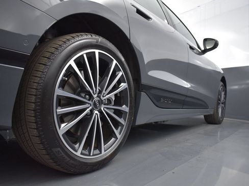 New 2027 Audi A6 e-tron Premium Plus AWD/4WD image 18