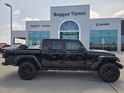 Used 2022 Jeep Gladiator Mojave w/ Cold Weather Group AWD/4WD image 2
