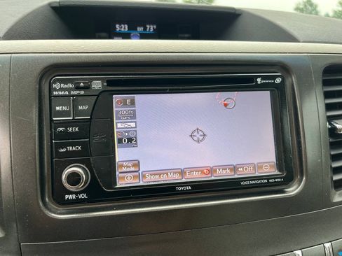 Used 2014 Toyota Sienna XLE w/ Entertainment Package AWD/4WD image 16