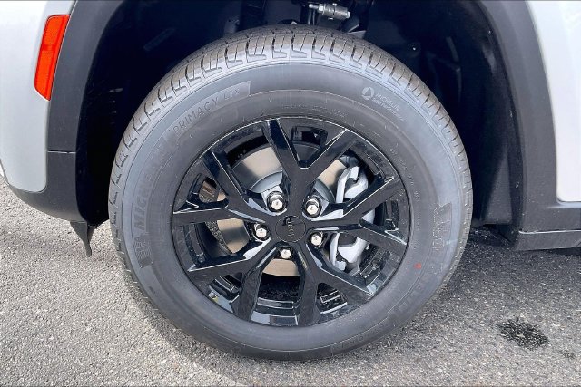 New 2026 Jeep Grand Cherokee Altitude AWD/4WD image 12