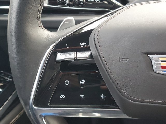 Used 2025 Cadillac Escalade ESV Premium Luxury Platinum w/ LPO, Floor Liner Package AWD/4WD image 18