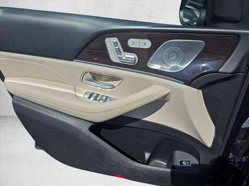 Used 2022 Mercedes-Benz GLS 450 4MATIC image 27