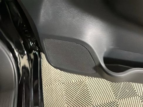 Used 2025 Nissan Versa S w/ Trunk Package FWD image 31
