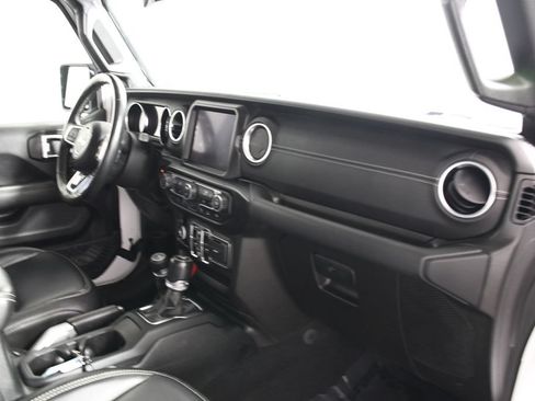 Used 2021 Jeep Wrangler Unlimited Sahara w/ Cold Weather Group AWD/4WD image 19
