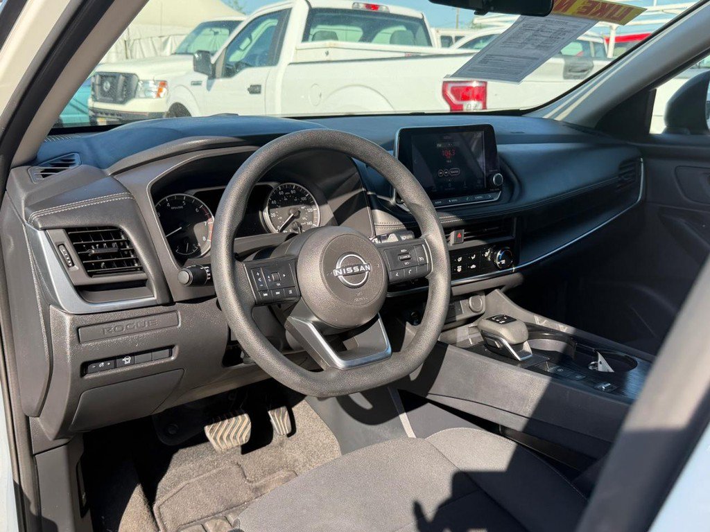 Used 2024 Nissan Rogue S FWD image 16