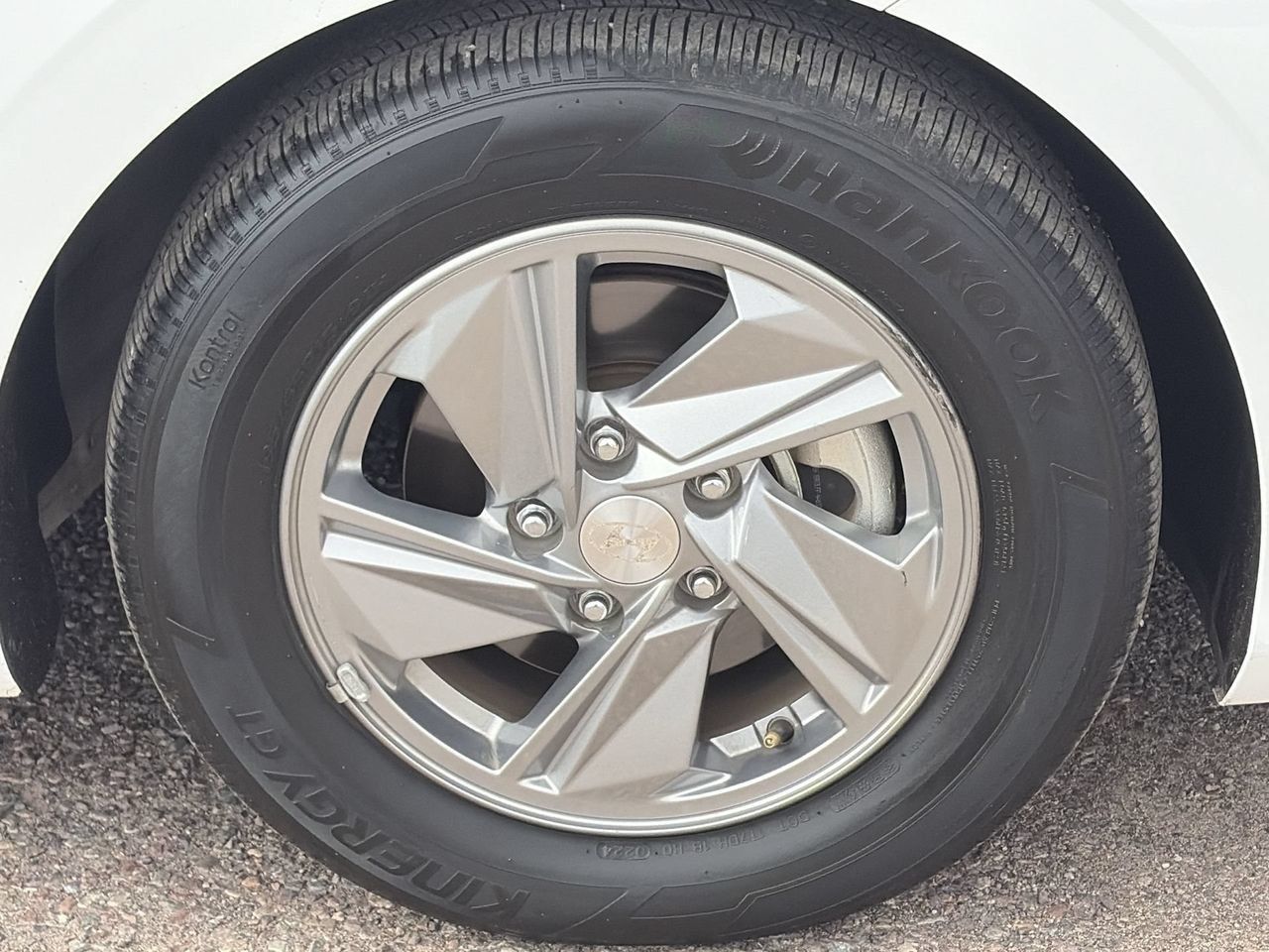 Certified 2024 Hyundai Elantra SE FWD image 9