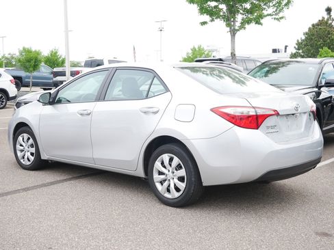 Used 2016 Toyota Corolla LE FWD image 3