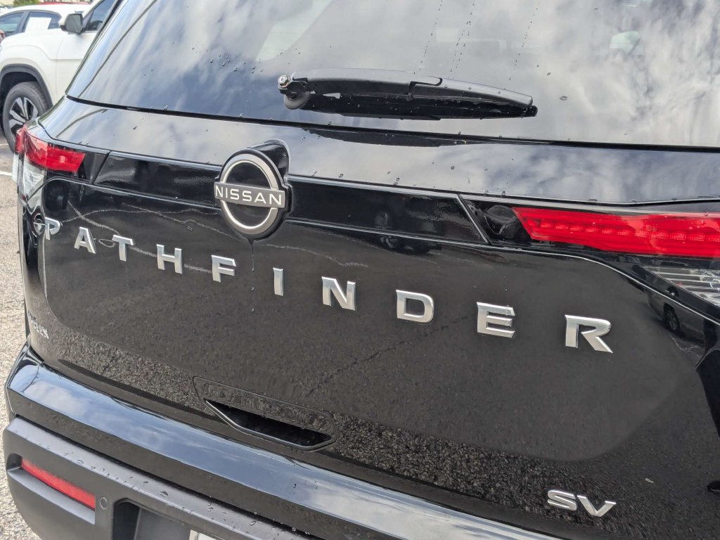 Used 2022 Nissan Pathfinder SV FWD image 16