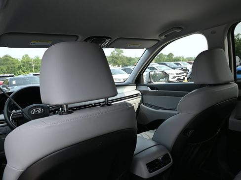 Used 2025 Hyundai Palisade SEL FWD image 27