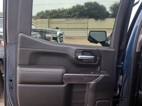 Used 2021 Chevrolet Silverado 1500 LTZ image 24