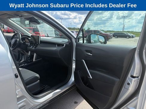 Used 2025 Toyota Corolla Cross XLE FWD image 30