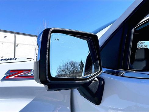 Used 2025 Chevrolet Silverado 1500 LTZ w/ Z71 Off-Road Package image 29