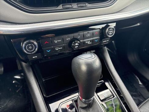 Certified 2023 Jeep Compass Limited image 13