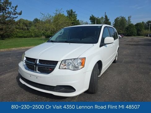 Used 2014 Dodge Grand Caravan SXT FWD image 3