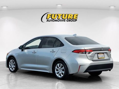 Used 2025 Toyota Corolla LE image 7