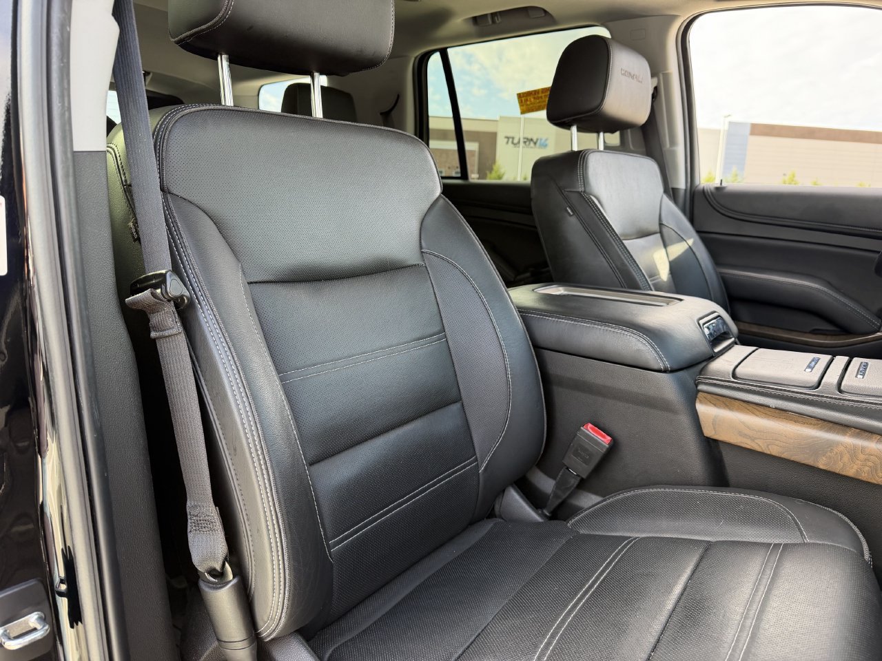 Used 2018 GMC Yukon Denali w/ Denali Ultimate Package AWD/4WD image 26