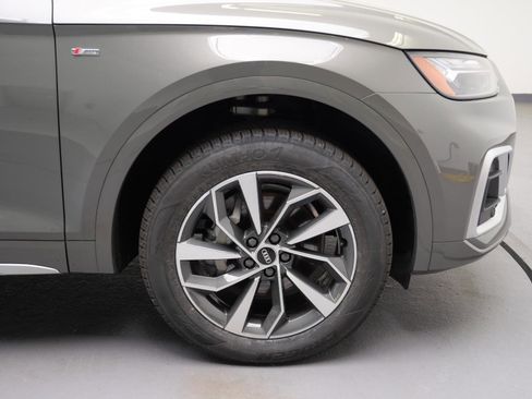 Used 2024 Audi Q5 2.0T Premium Plus w/ Premium Plus Package AWD/4WD image 5