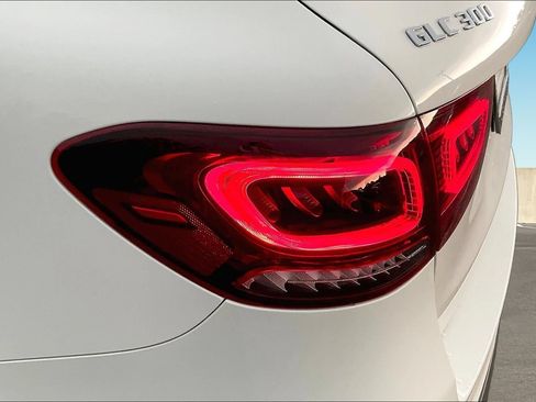 Used 2021 Mercedes-Benz GLC 300 4MATIC image 22