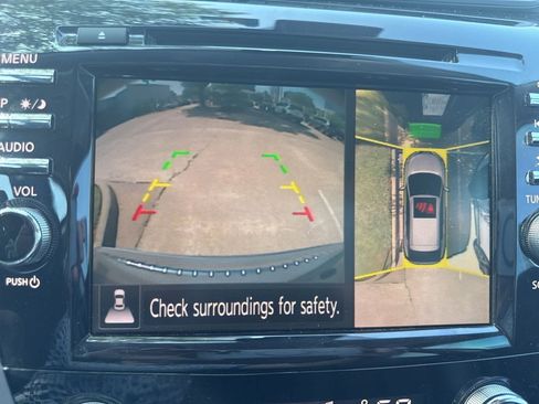 Used 2023 Nissan Murano SL w/ SL Moonroof Package FWD image 10