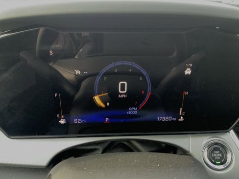 Used 2025 Chevrolet Trax LT w/ LT Convenience Package image 25