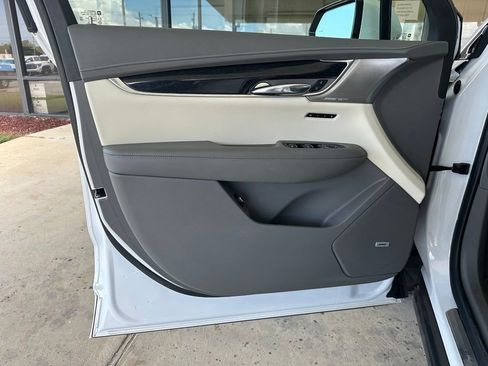 Used 2021 Cadillac XT6 Premium Luxury AWD/4WD image 8