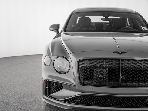 Used 2025 Bentley Flying Spur Plug-In Hybrid AWD/4WD image 42